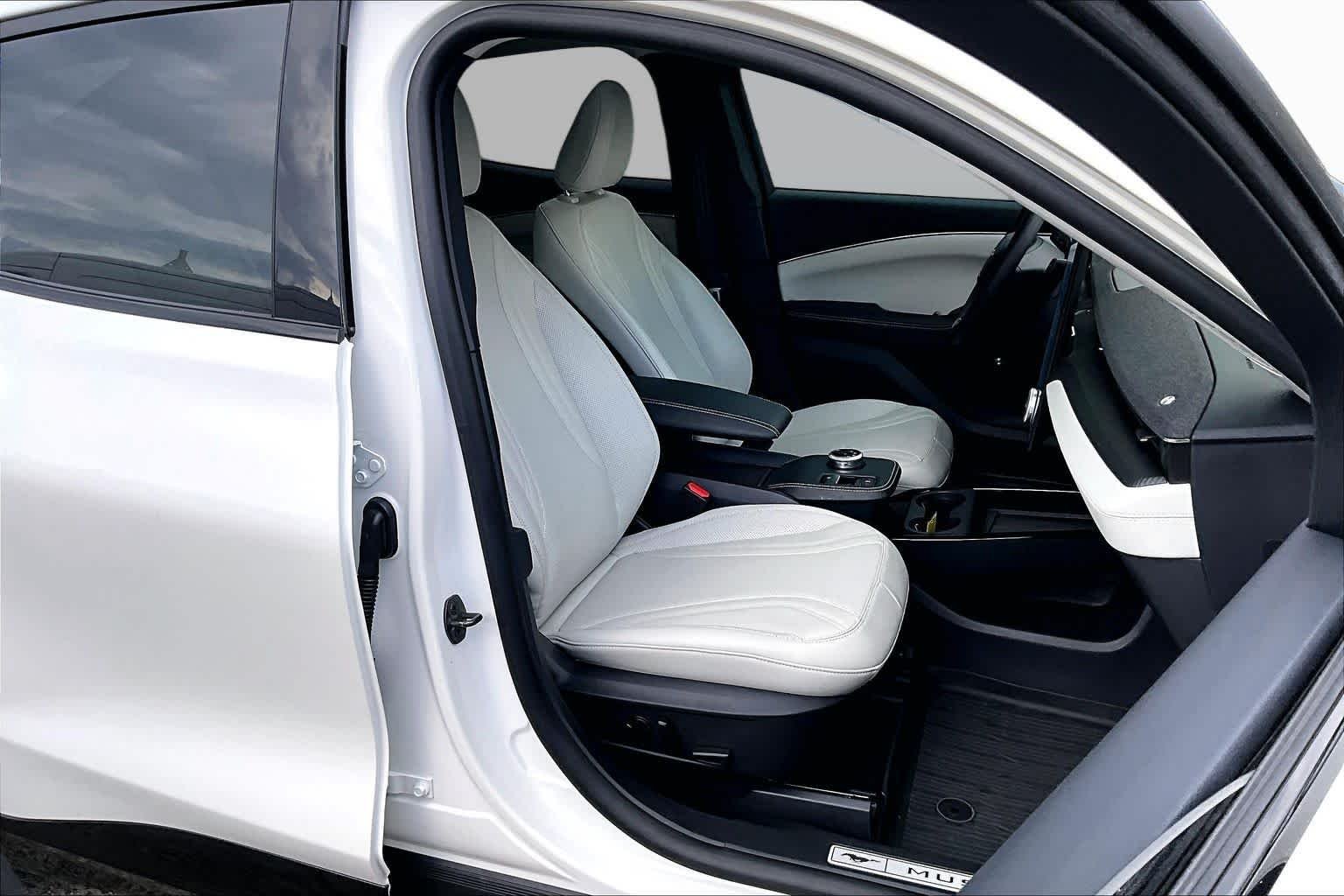 Certified Used 2023 Star White Metallic Tri-Coat Ford Premium image 6