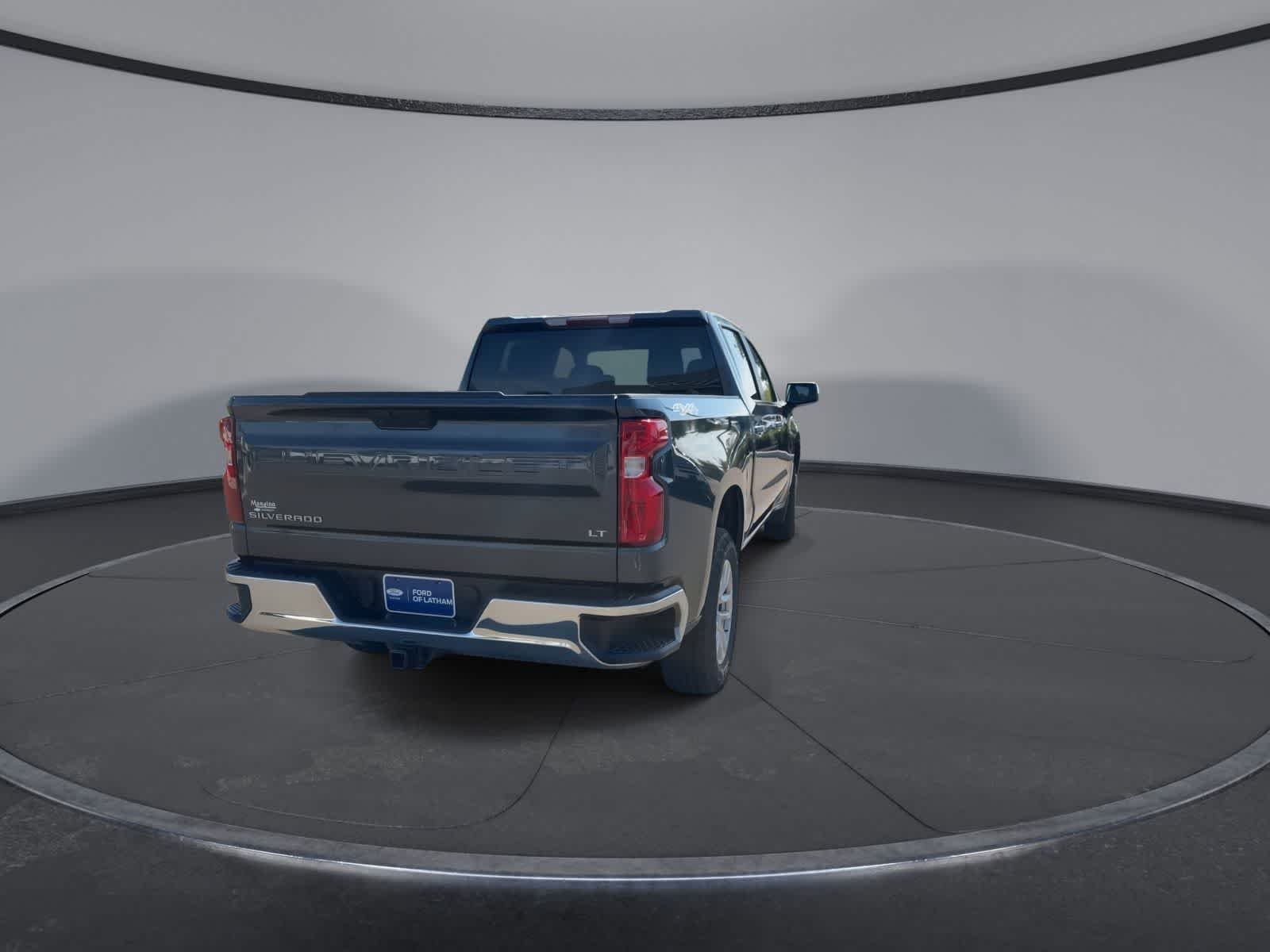 Used 2022 Shadow Gray Metallic Chevrolet LT image 7