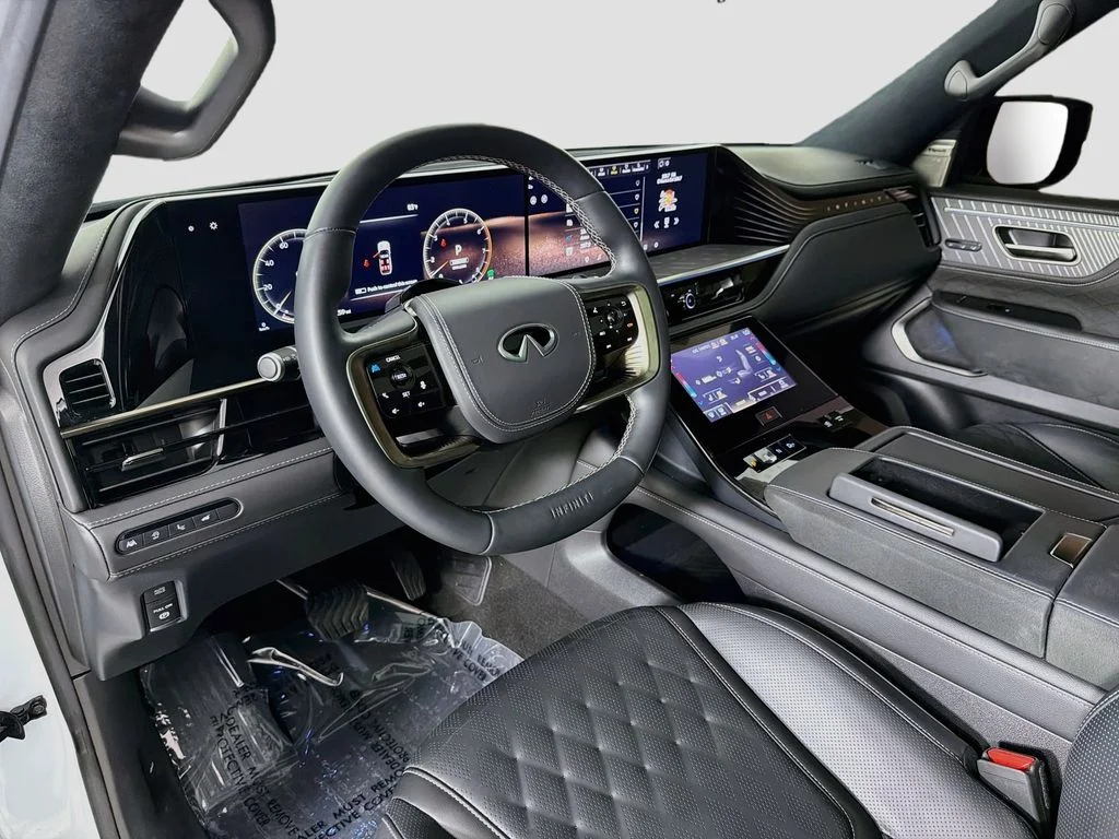Used 2025 Black INFINITI AUTOGRAPH image 9