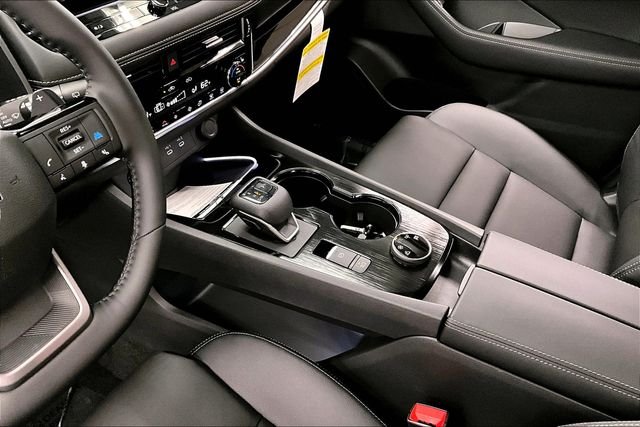 2025 Nissan Rogue SL - Photo 8