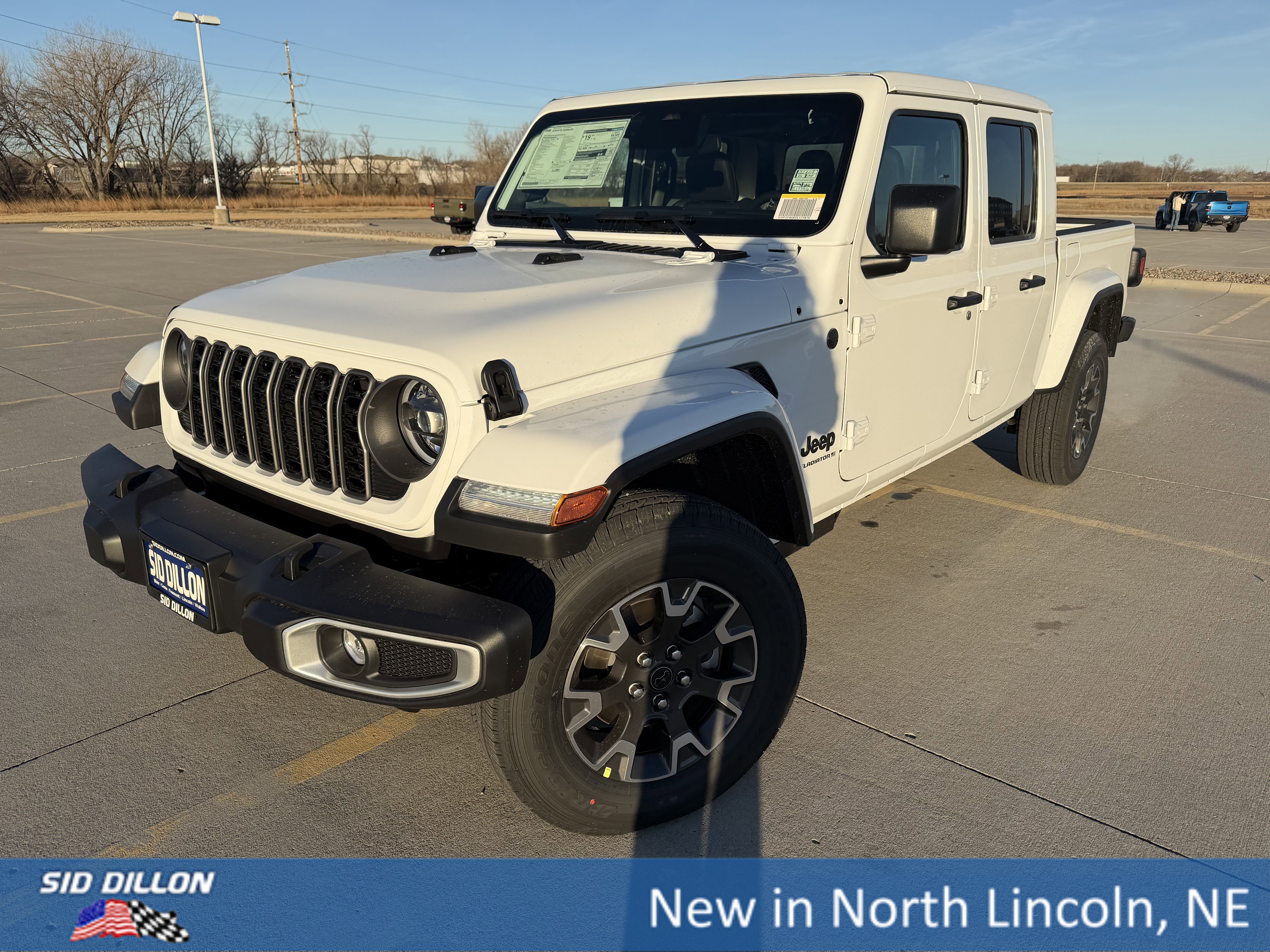 2026 Jeep Gladiator Sahara Auto's photo