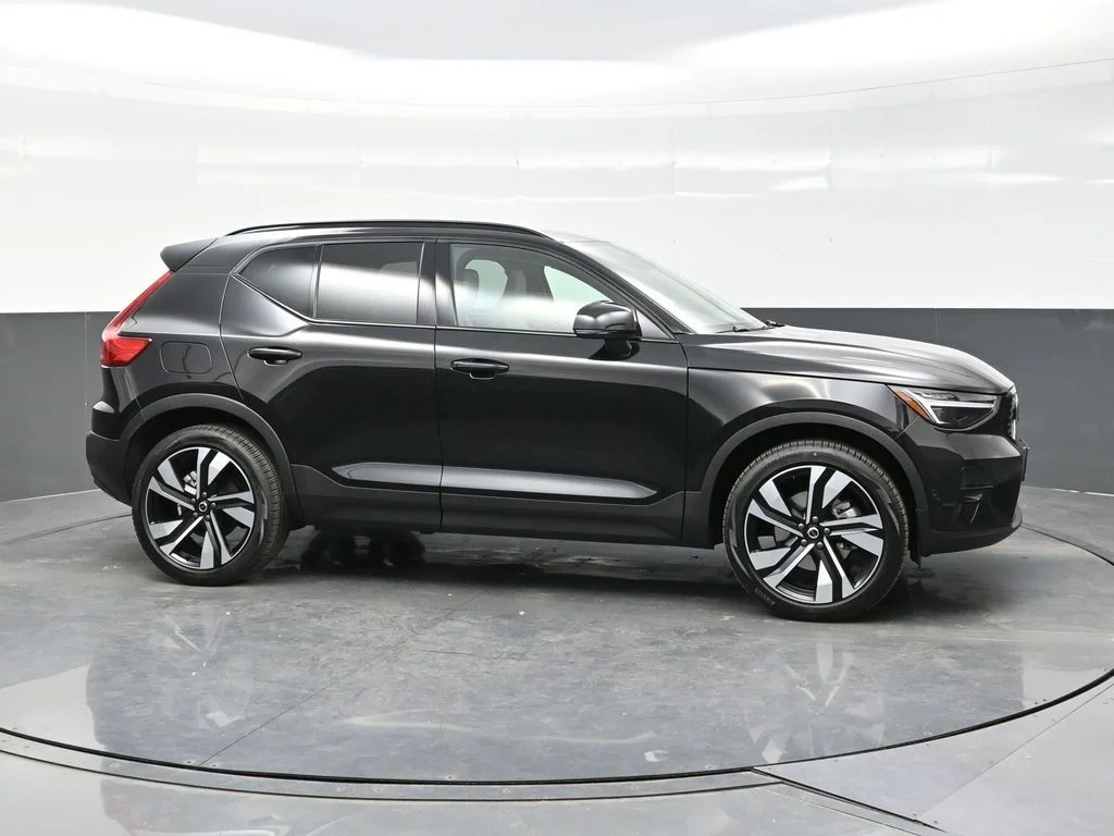 Certified Used 2025 Onyx Black Volvo Ultra image 8