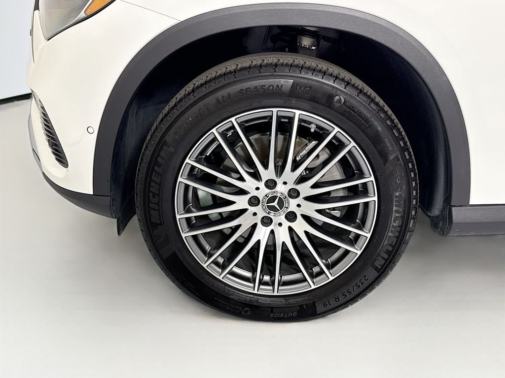 Used 2026  Mercedes-Benz GLC 300 image 31