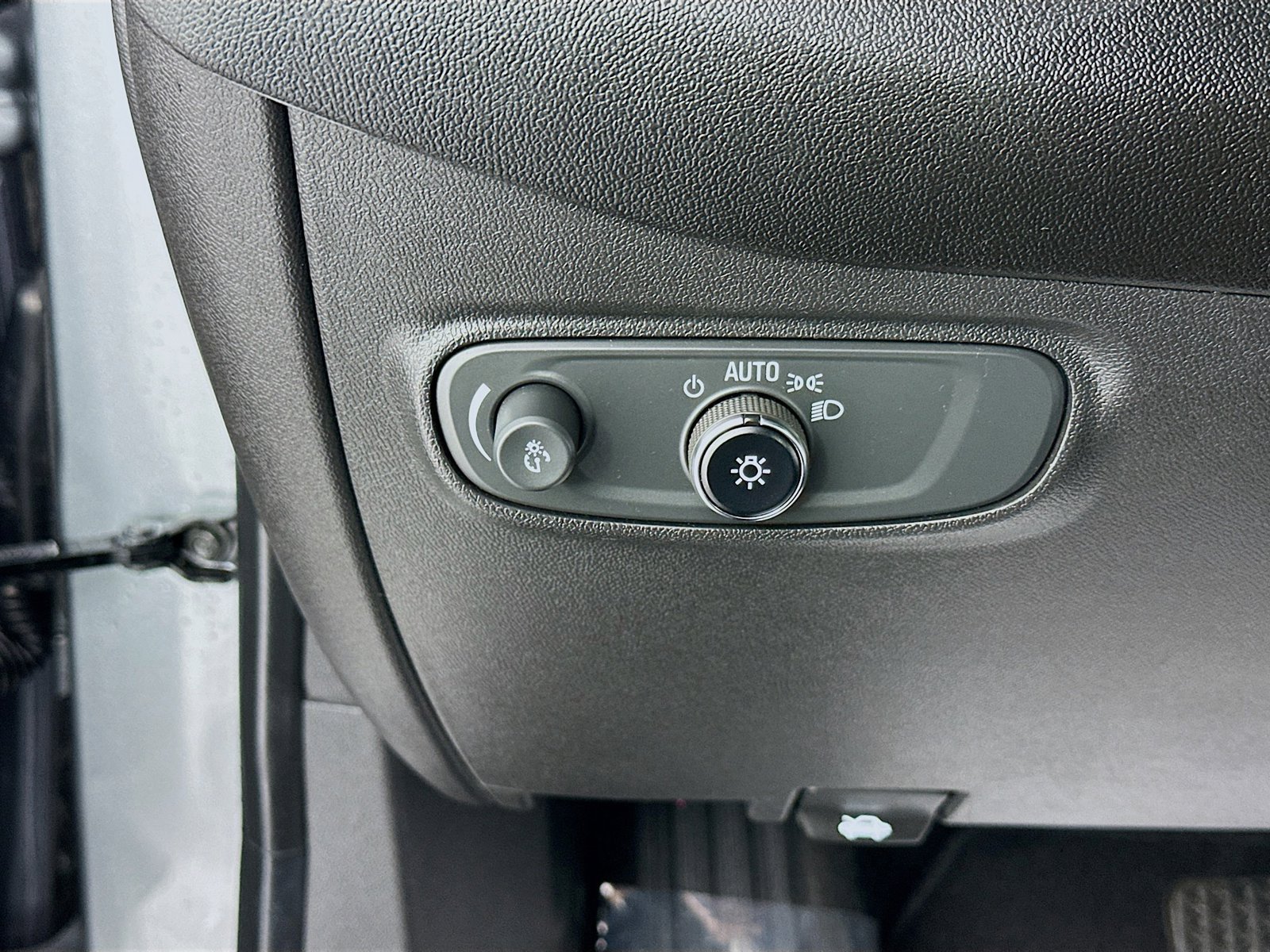 2023 Chevrolet Equinox LT - Photo 11