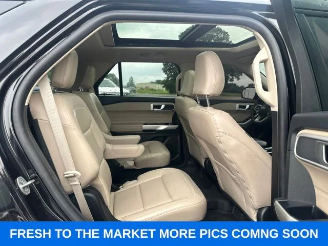 Used 2022 Agate Black Metallic Ford XLT image 11