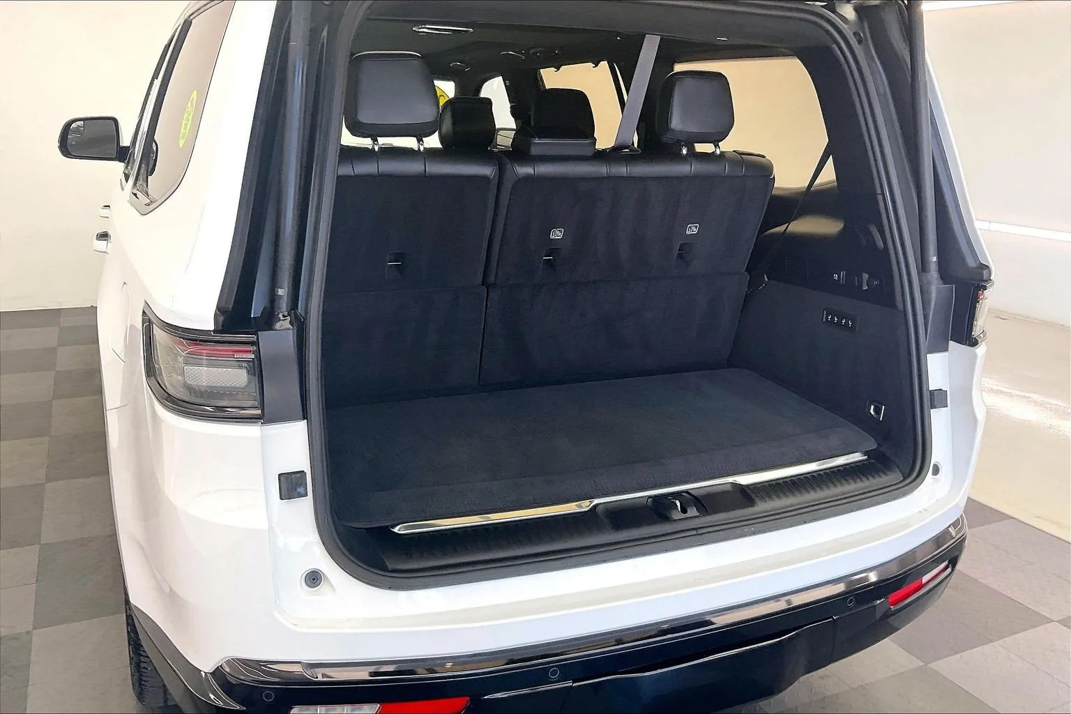 Used 2024 Bright White Clearcoat Jeep Series III image 26