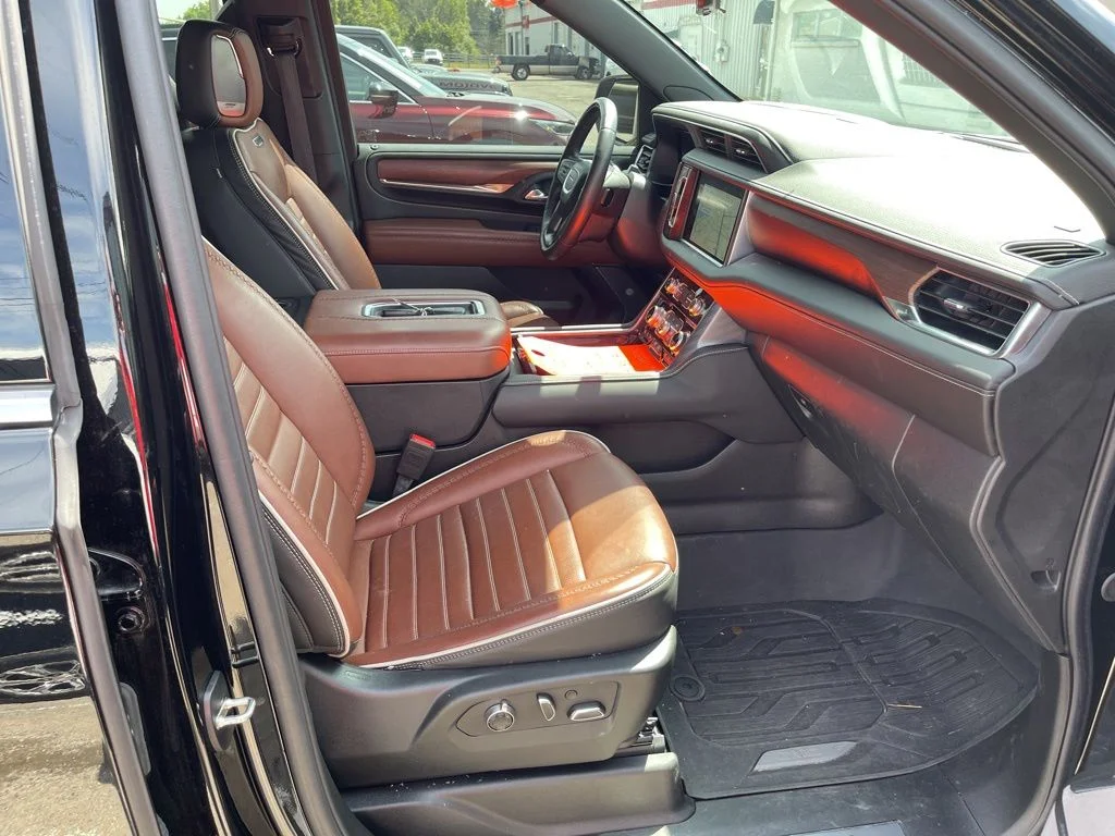 Used 2024 Black GMC Denali Ultimate image 17