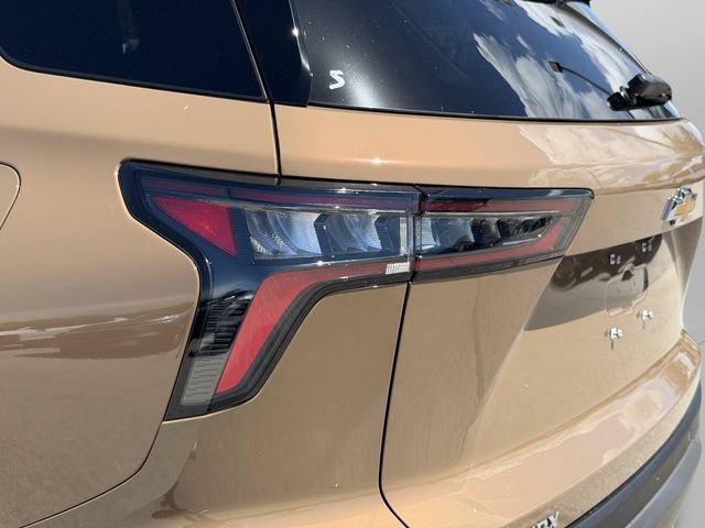 2027 Chevrolet Equinox LT - Photo 14