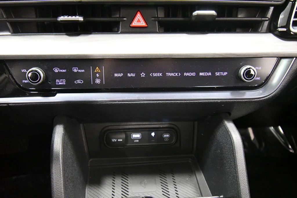Certified Used 2023 Green Kia X-Line image 27