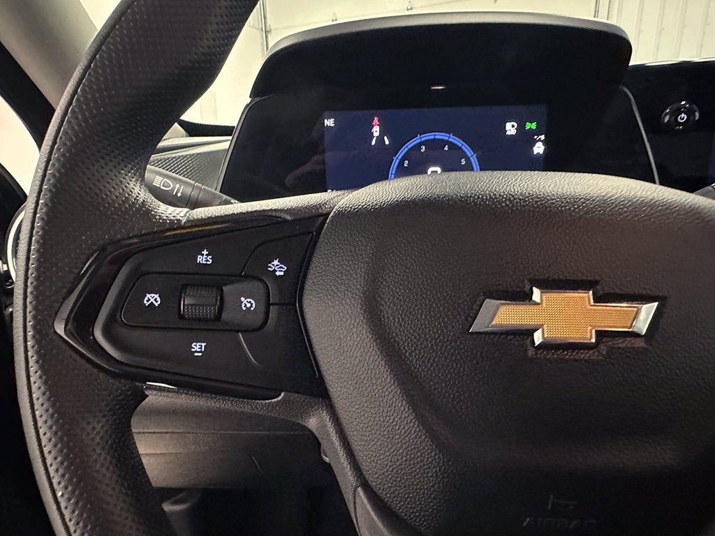 Used 2025 Gray Chevrolet LT image 32