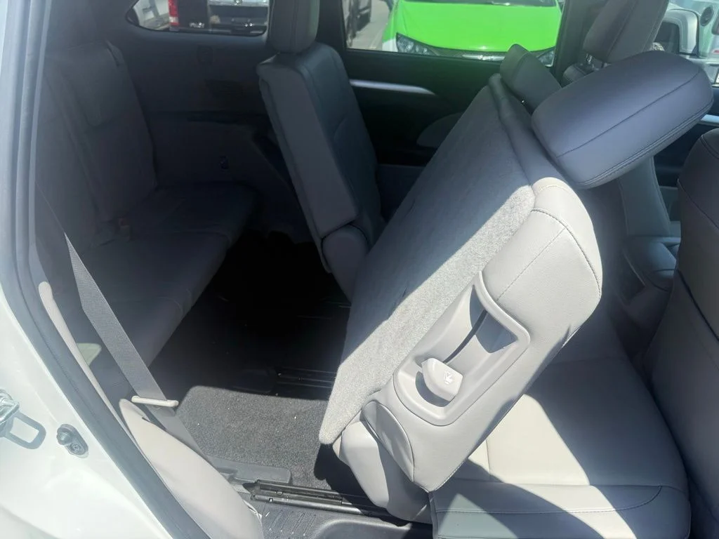 Certified Used 2019 Blizzard Pearl Toyota XLE image 54