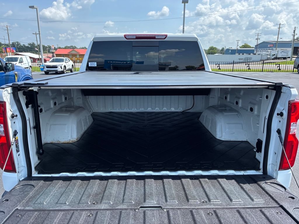 Used 2022 White Chevrolet LTZ image 17