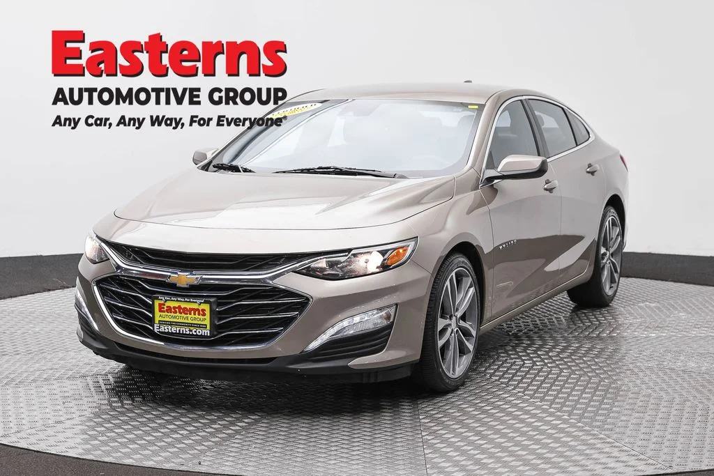 Used 2025 Gray Chevrolet LT image 1