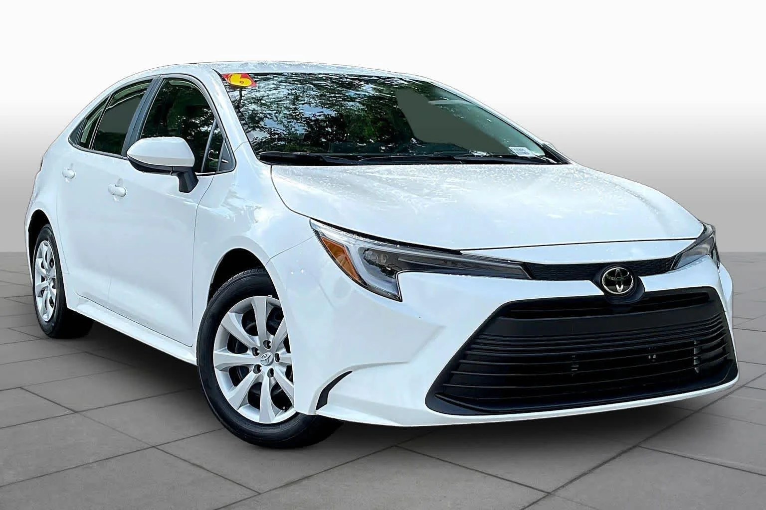 Used 2026 Ice Cap Toyota Hybrid LE image 3