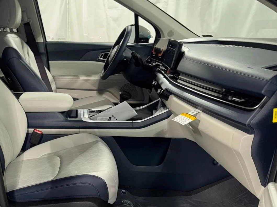 New 2026 Ivory Kia EX image 27