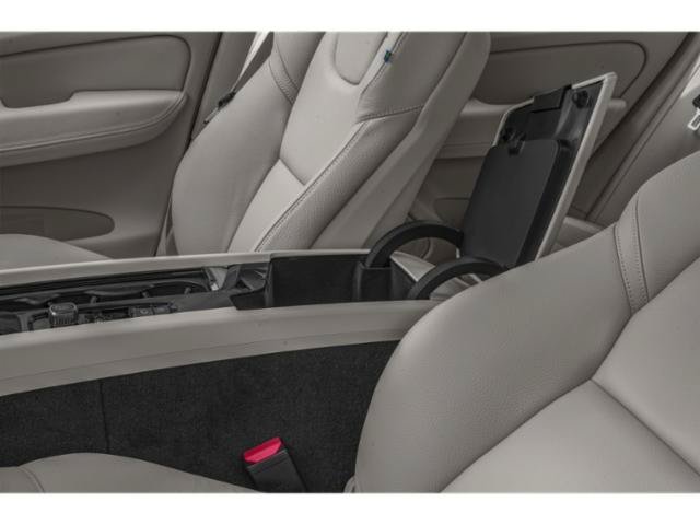 Used 2019 Fusion Red Metallic Volvo T6 Momentum image 15
