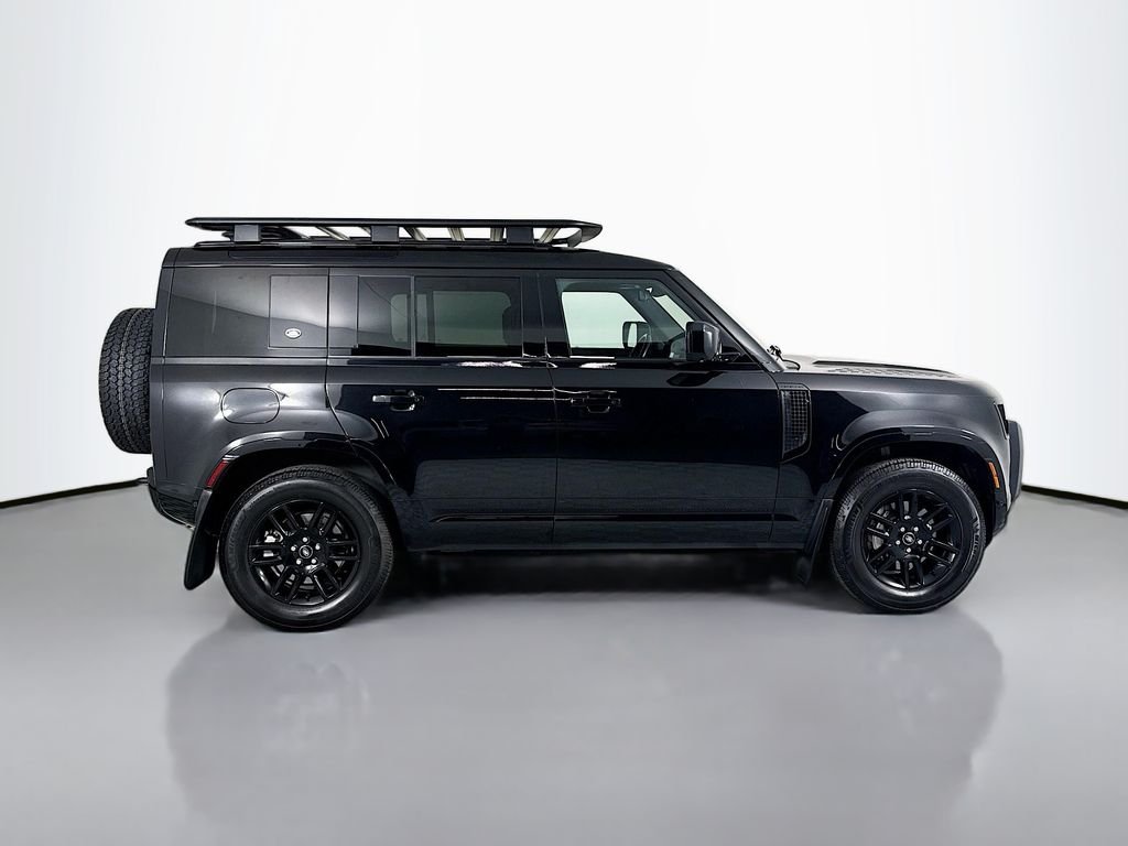 Certified Used 2022 Black Land Rover X-Dynamic SE image 8