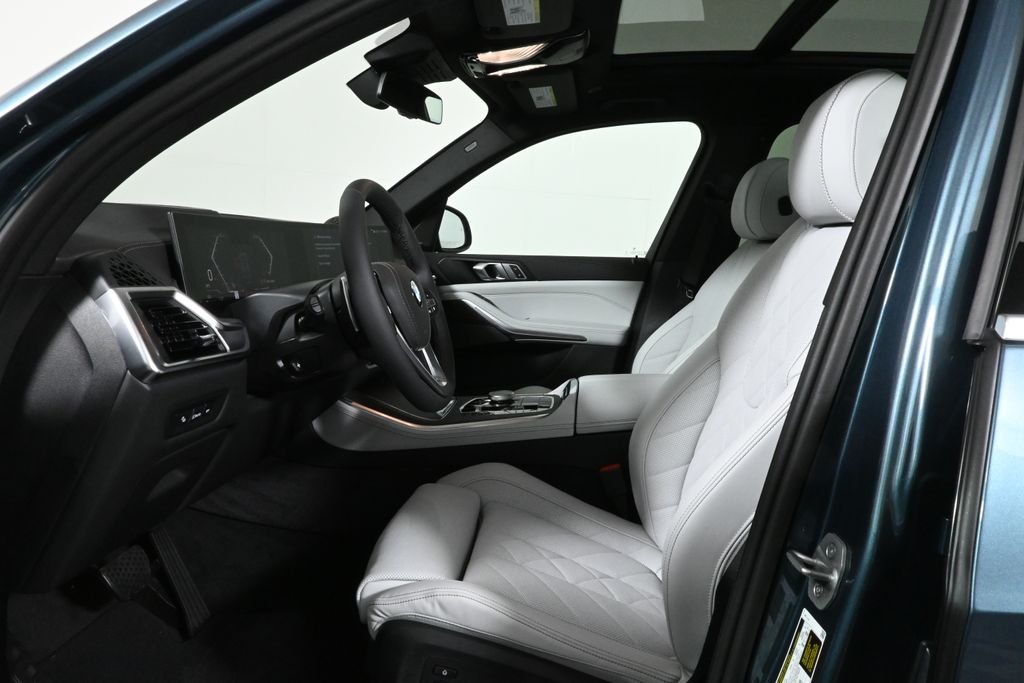Used 2026 Blue BMW xDrive40i image 3