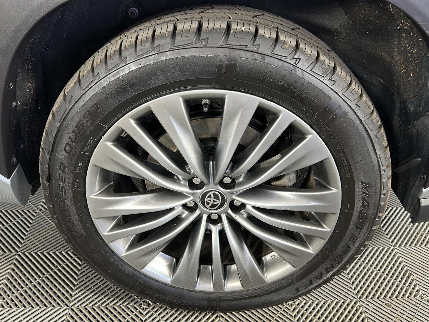 Used 2021 Celestial Silver Metallic Toyota Platinum image 9