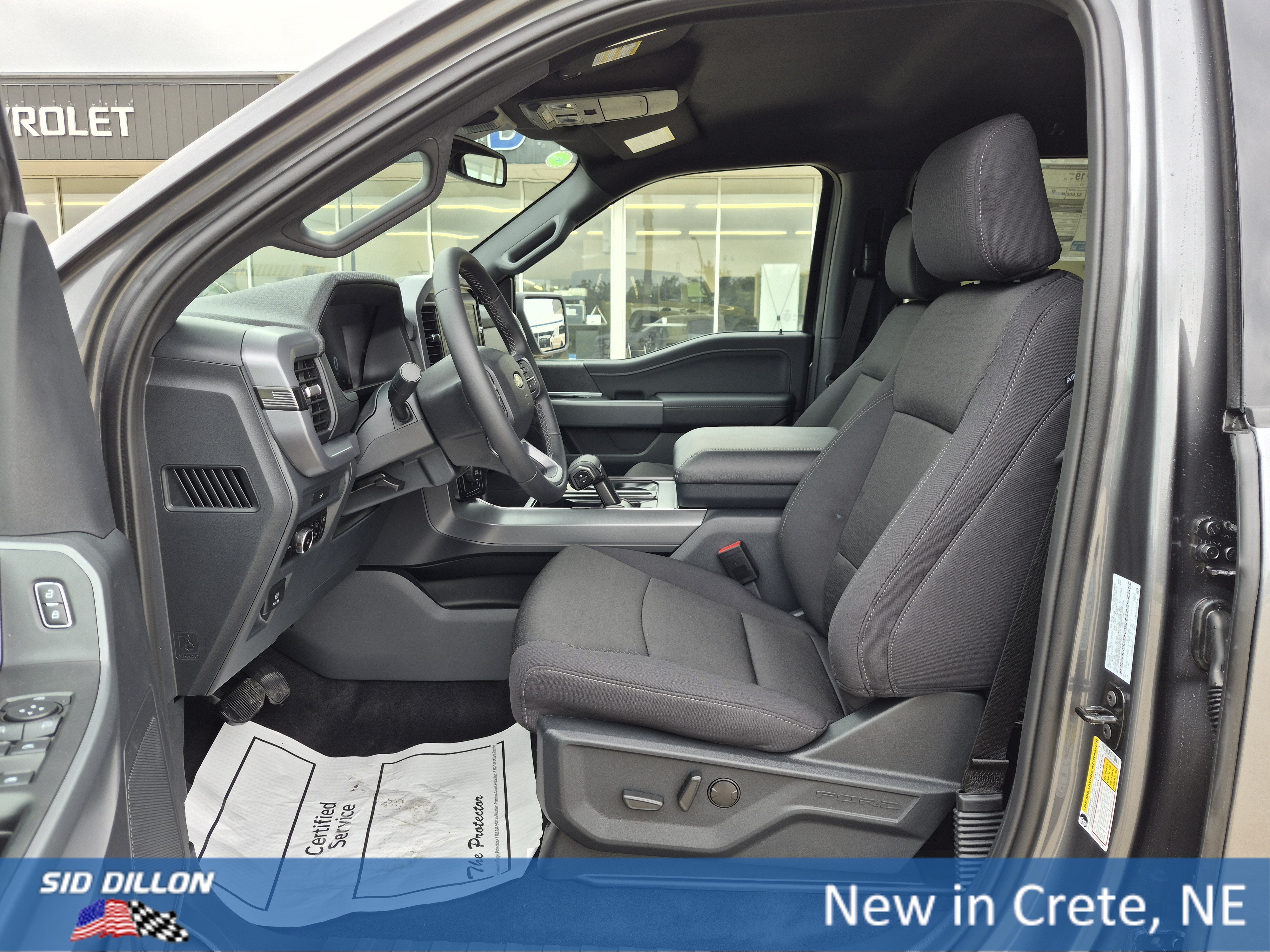 New 2026 Carbonized Gray Metallic Ford XLT image 3