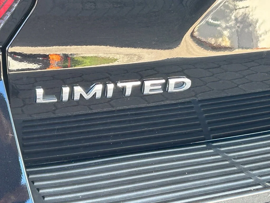 Used 2021 Black Ford Limited image 23