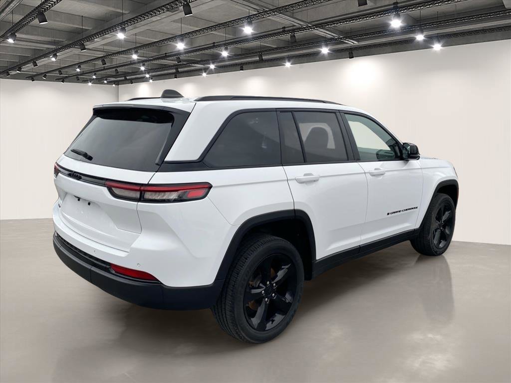 Used 2023 Bright White Clearcoat Jeep Altitude image 7