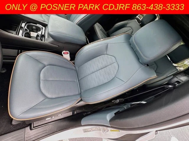 New 2027 Bright White Clear-Coat Exterior Paint Chrysler Pinnacle image 20