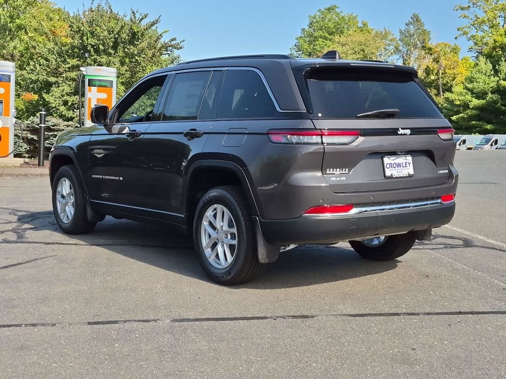 New 2026 Baltic Gray Metallic Clear-Coat Exterior Paint Jeep Laredo image 6