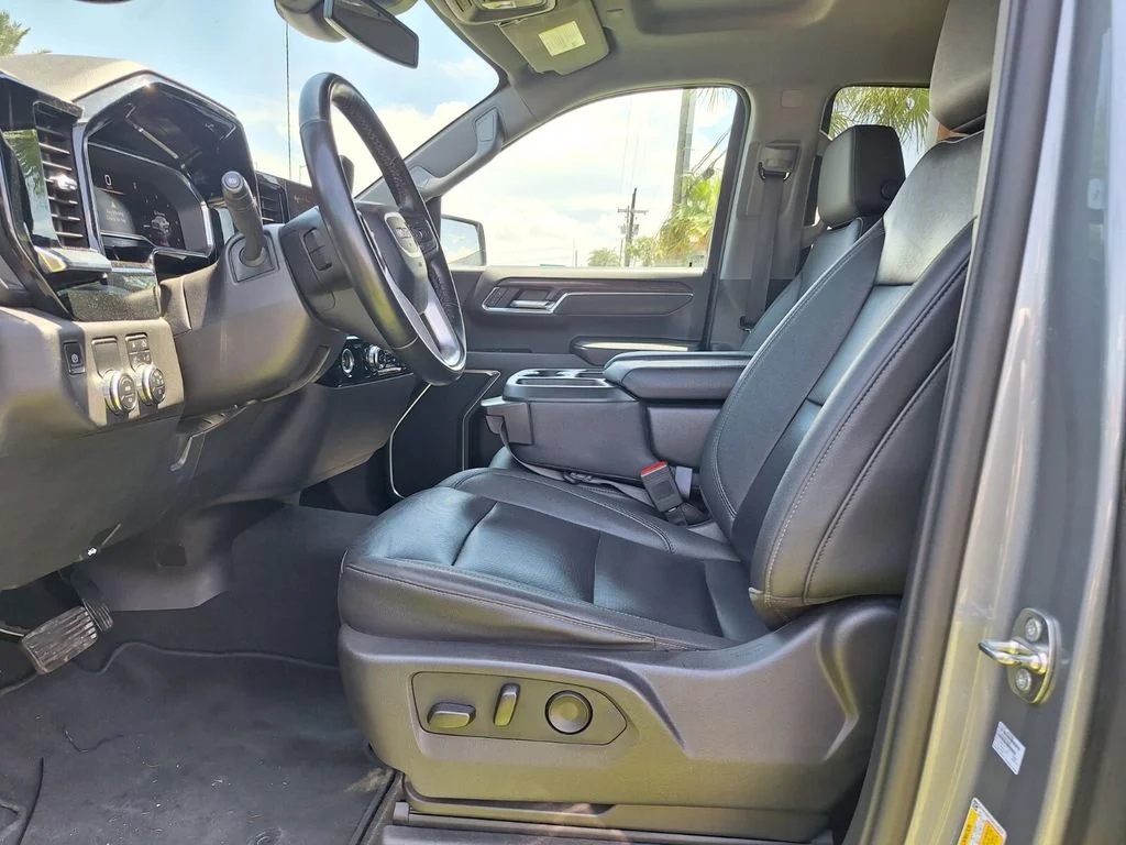 Used 2024 Silver GMC SLT image 12