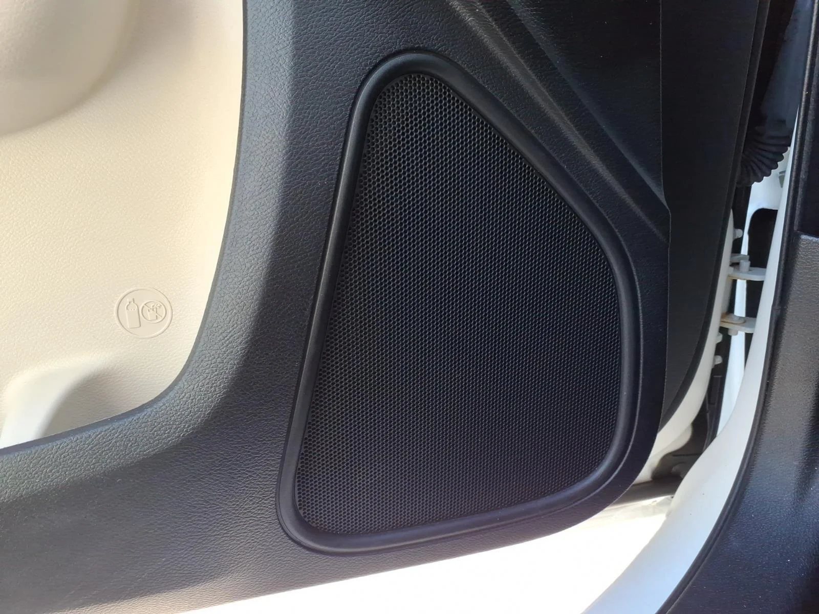 Used 2023 Bright White Clearcoat Chrysler Touring image 5