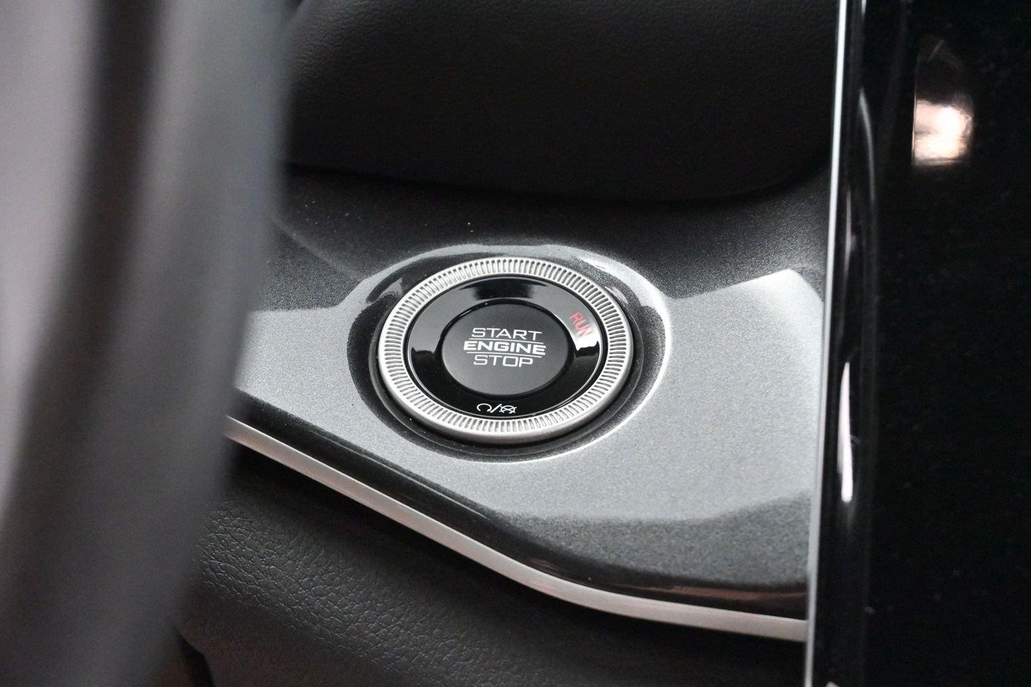 Used 2021 Silver Jeep Altitude image 24