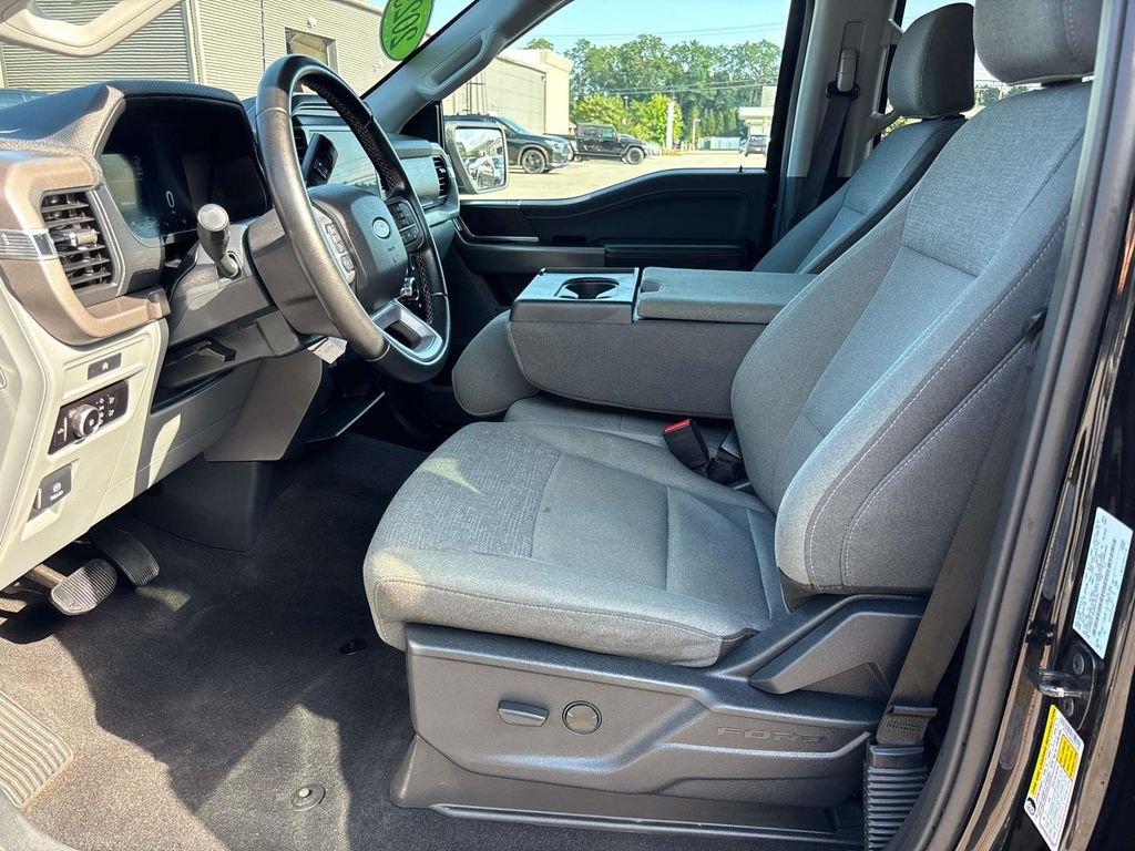 Used 2025 Black Ford XLT image 11