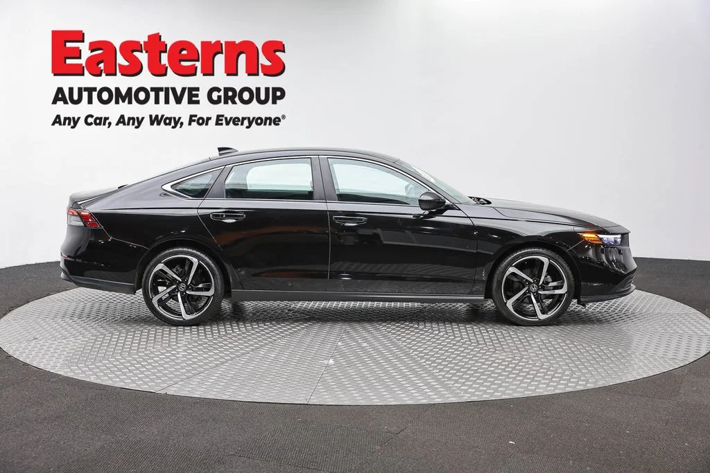 Used 2025 Black Honda LX image 4