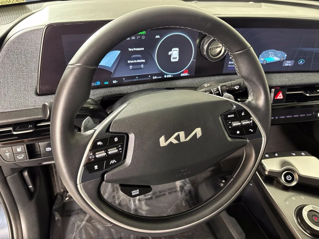 Used 2023 Blue Kia Wind image 30