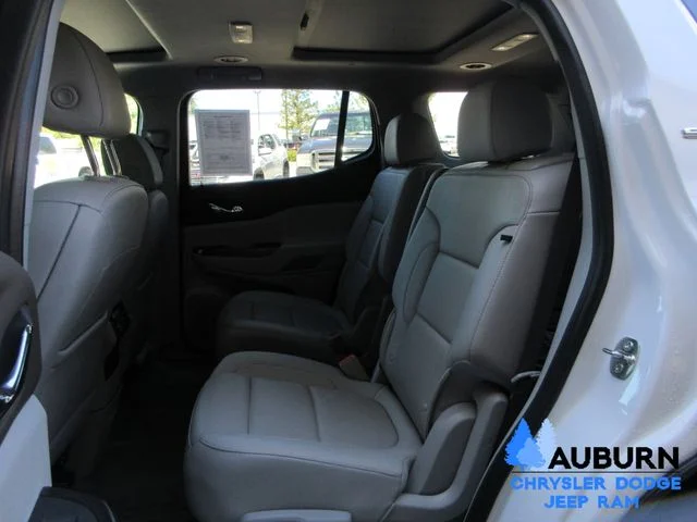Used 2023 White GMC SLT image 24