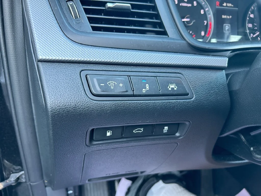 Used 2019 Black Hyundai SEL image 21