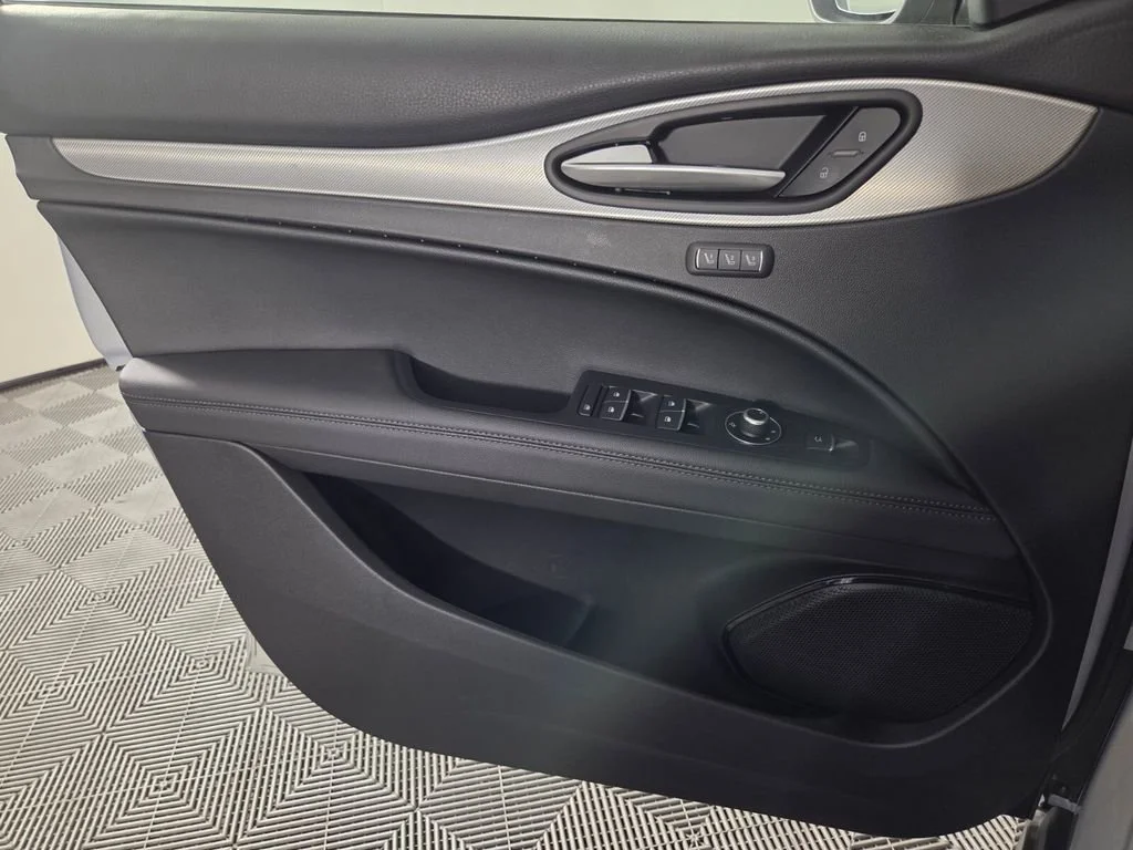 New 2026 Moonlight Gray Metallic Alfa Romeo Base image 15