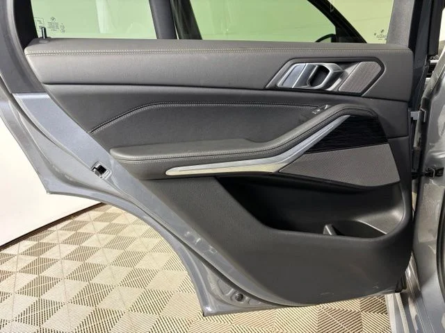 Used 2024 Skyscraper Grey Metallic BMW xDrive40i image 20