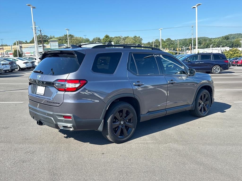 Certified Used 2025 Modern Steel Metallic Honda AWD Black Edition image 7