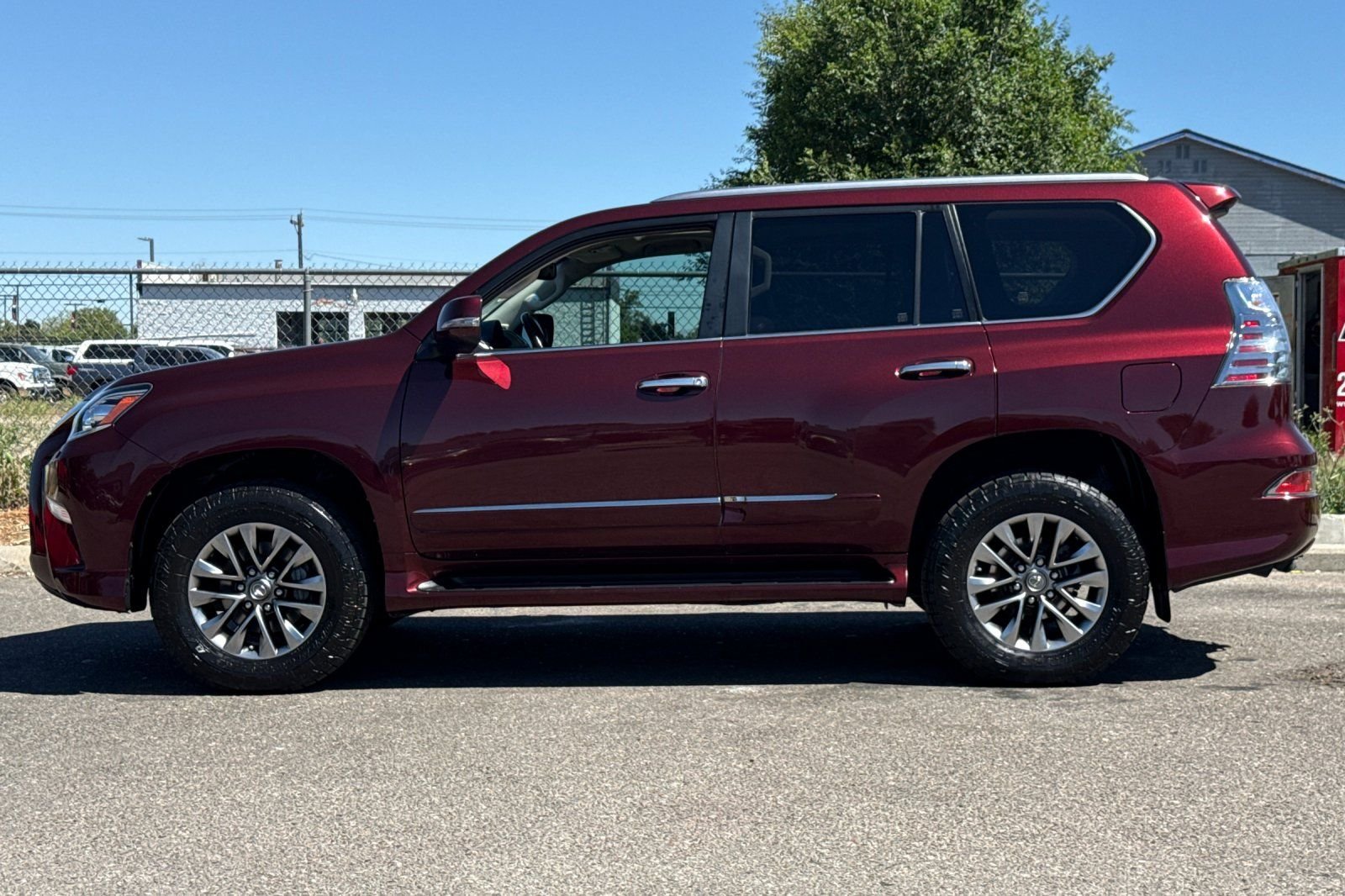 Used 2019  Lexus 460 Luxury image 7