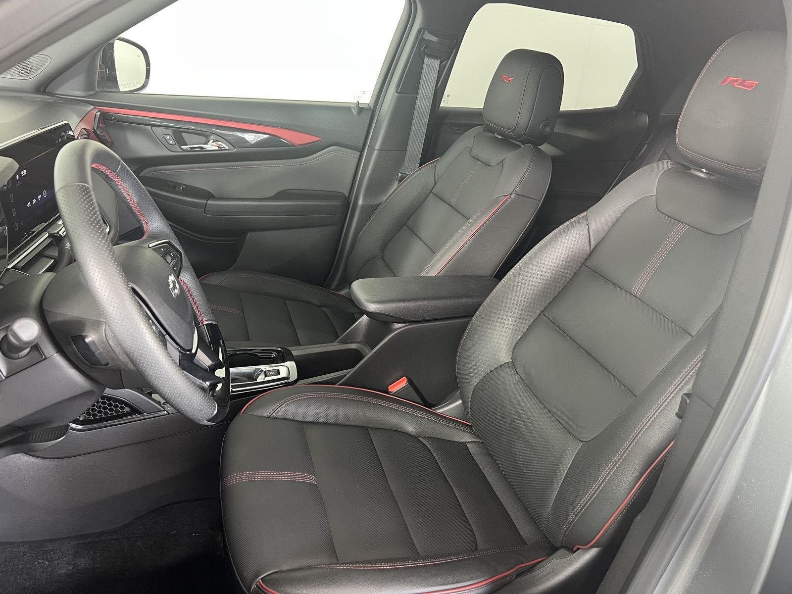 Used 2025 Sterling Gray Metallic Chevrolet RS image 4