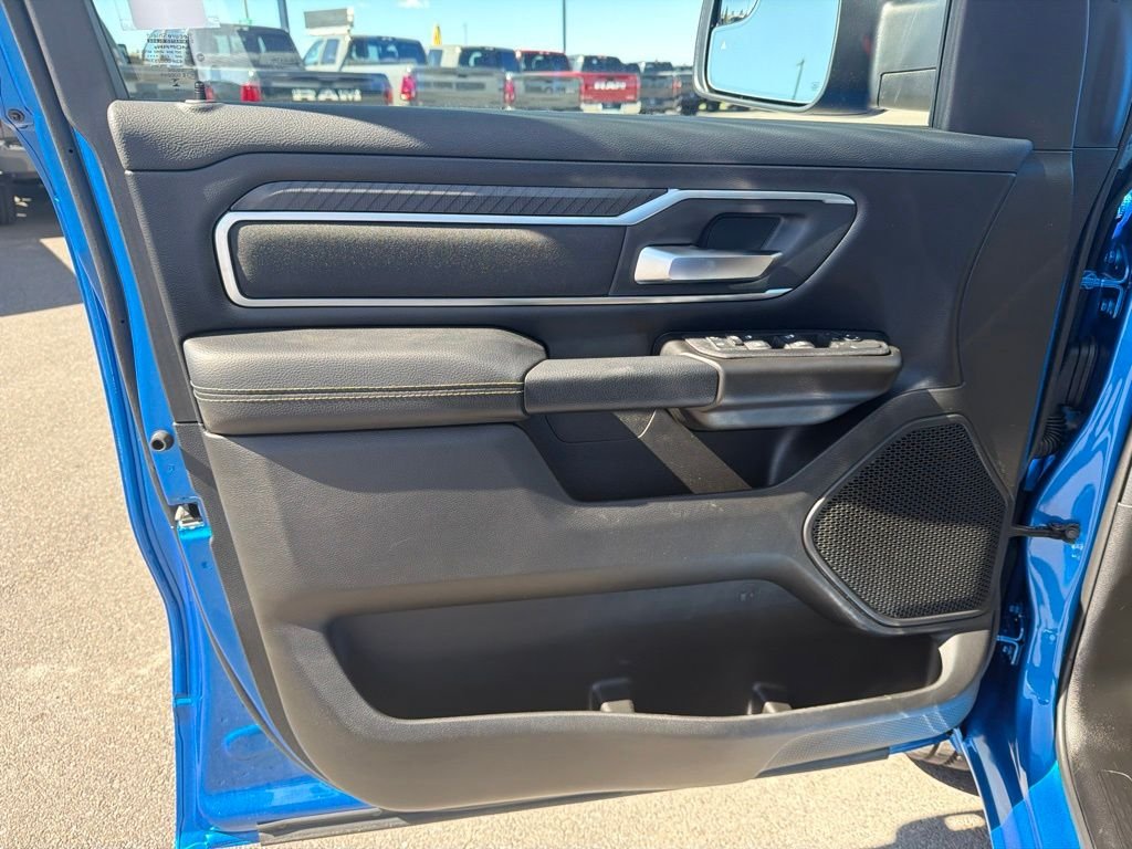 New 2026 Hydro Blue Pearl-Coat Exterior Paint RAM Big Horn/Lone Star image 15