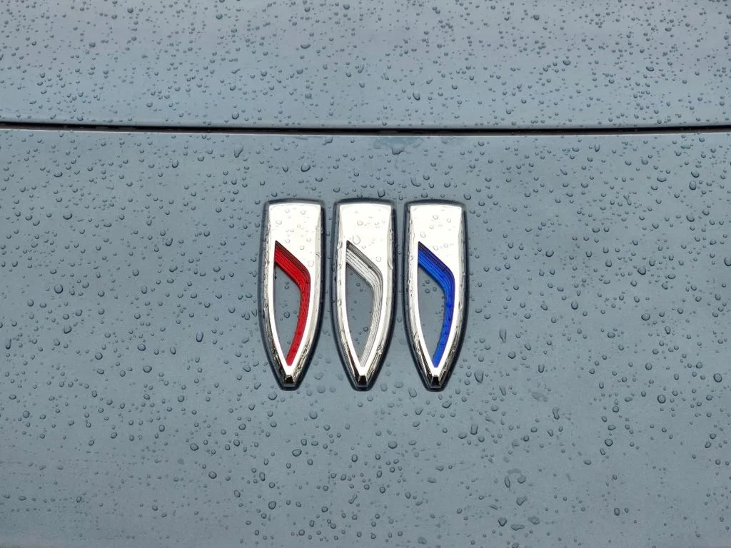 New 2026 Ocean Blue Metallic Buick Preferred image 30