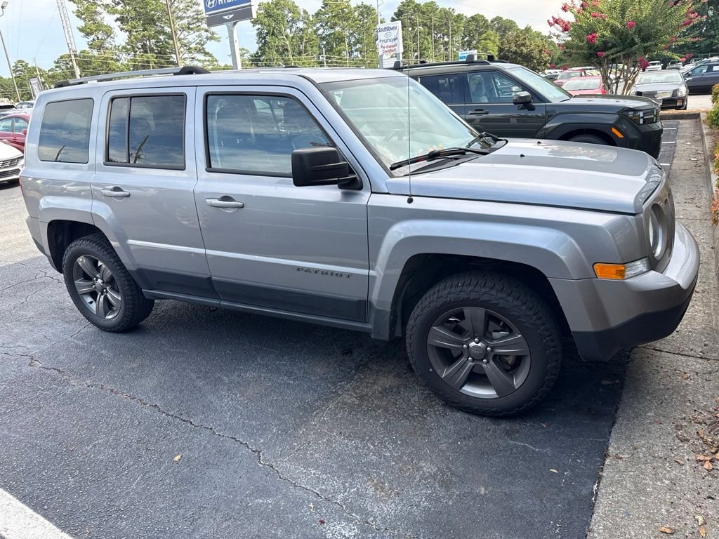 Used 2017 Silver Jeep Sport image 4