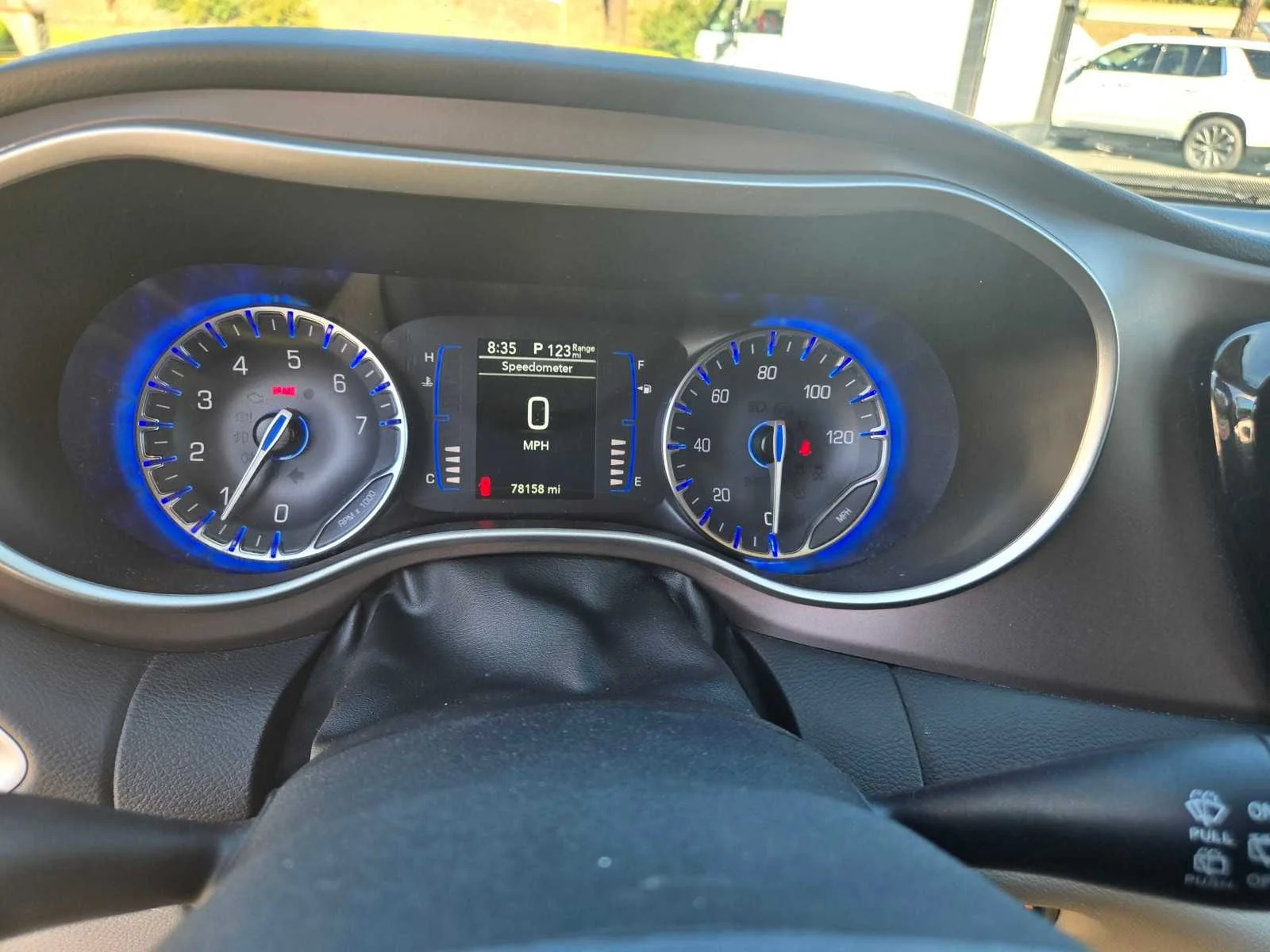 Used 2023  Chrysler LX image 22