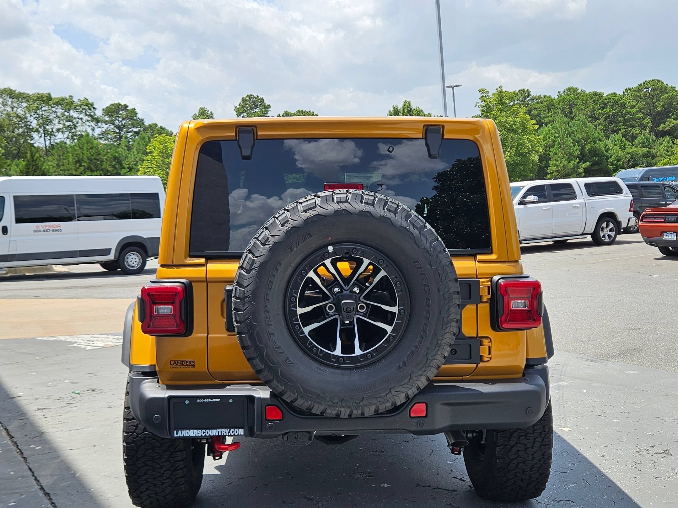 New 2026 Goldilocks Exterior Paint Jeep Rubicon X image 6