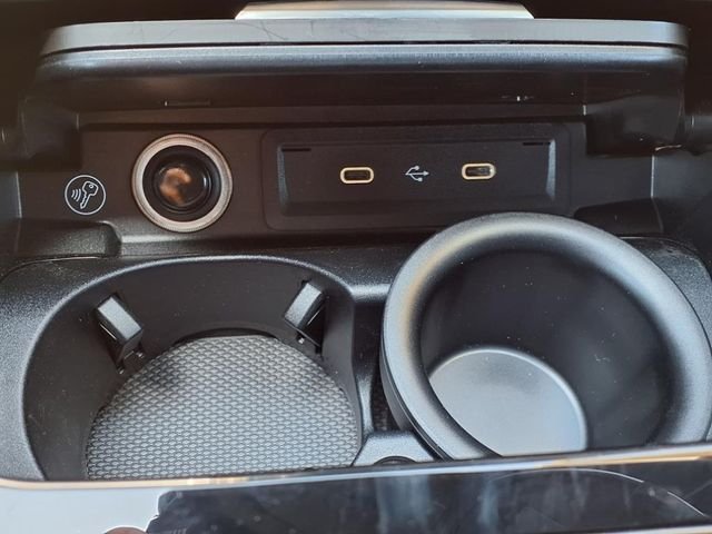 Used 2024 White/off-white Mercedes-Benz Base image 8
