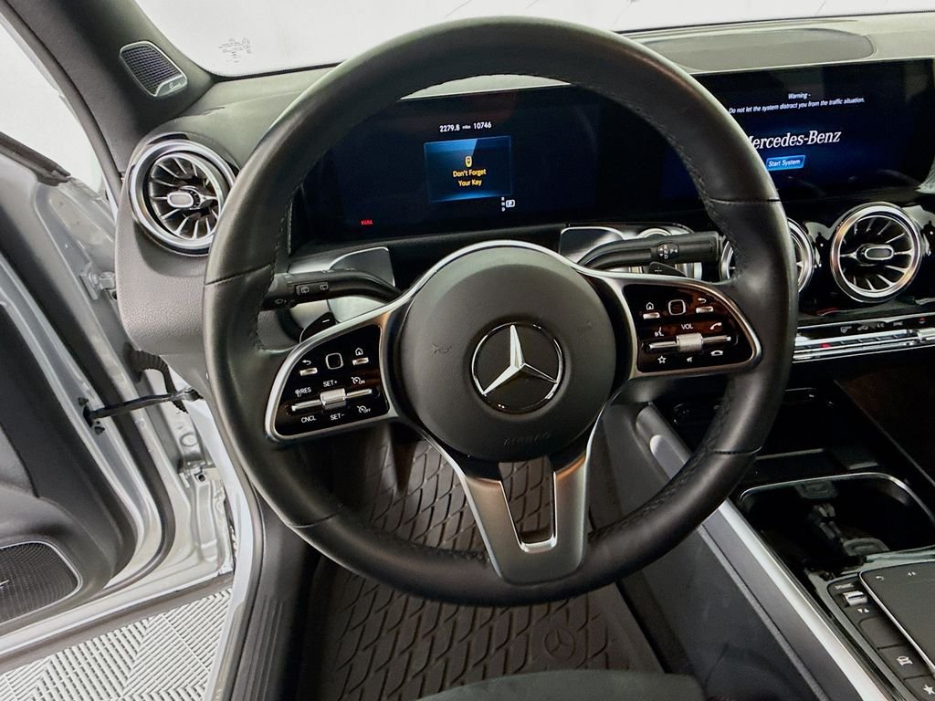 Used 2023 Silver Mercedes-Benz GLB 250 image 12