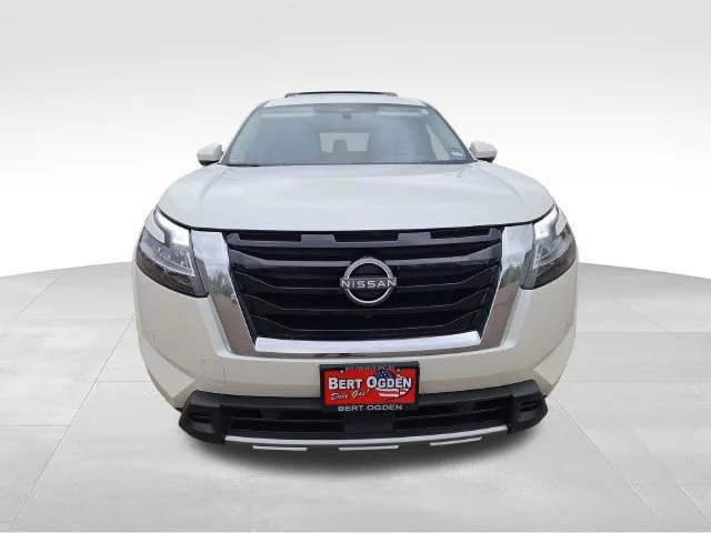 Certified Used 2023 White Nissan Platinum image 2