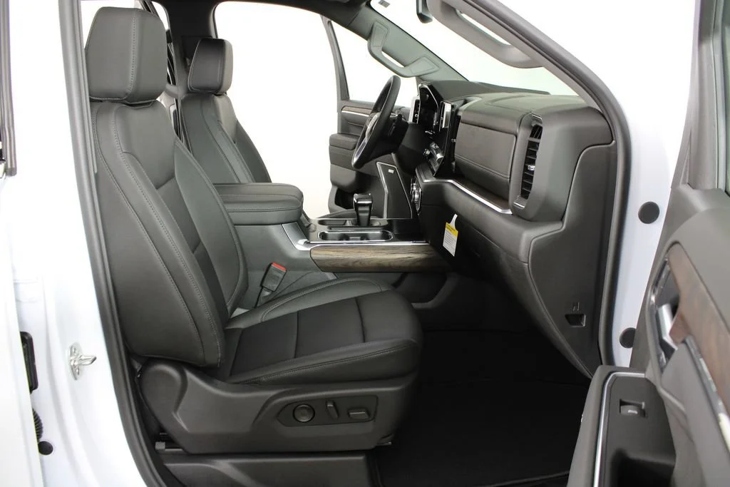 2026 GMC Sierra 1500 SLT - Photo 18